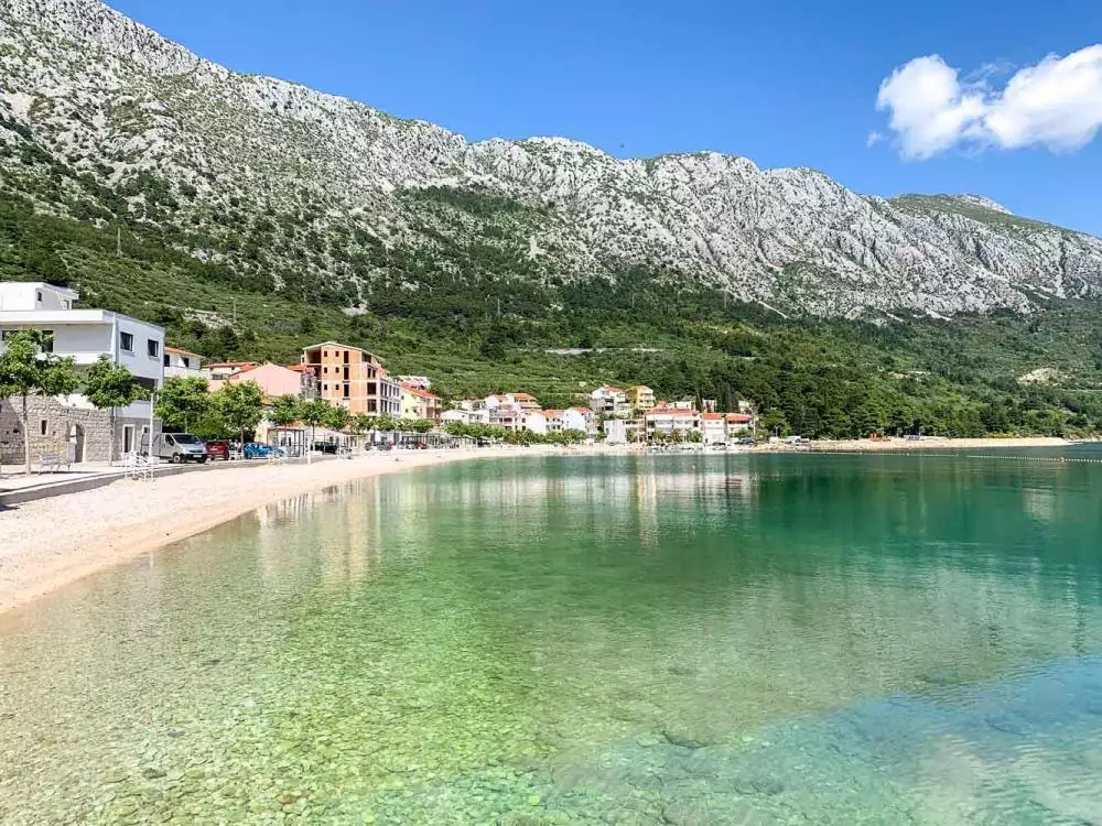 Отель, гостиница 286м² в Хорватии, Игране. Стоимостью 750000€ аренда фото-1
