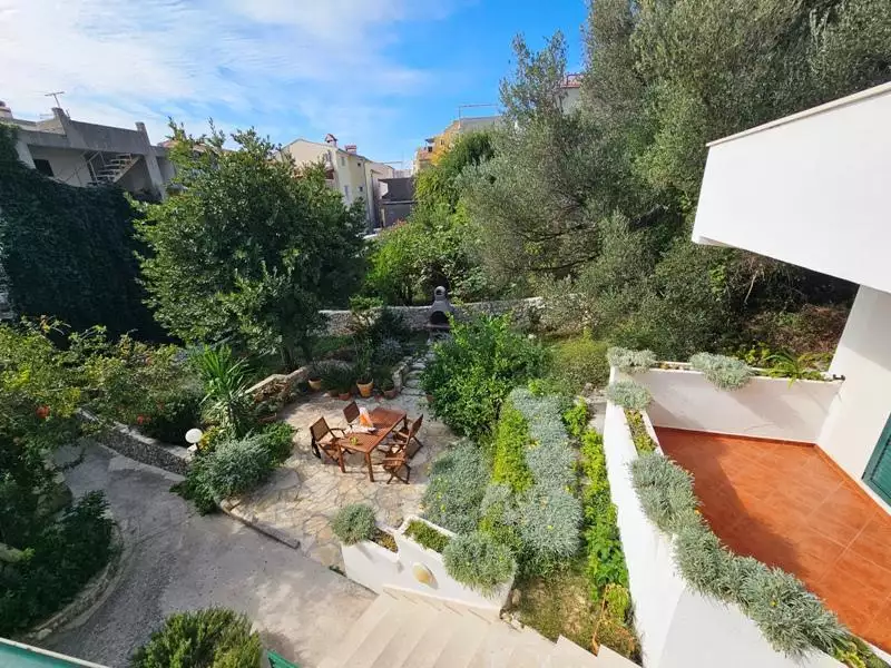 Отель, гостиница 286м² в Хорватии, Игране. Стоимостью 750000€ аренда фото-4