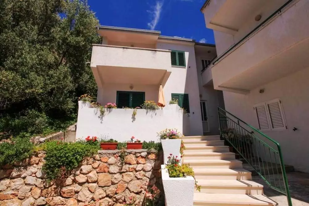 Отель, гостиница 286м² в Хорватии, Игране. Стоимостью 750000€ аренда фото-8