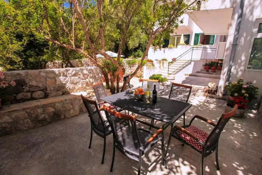 Отель, гостиница 286м² в Хорватии, Игране. Стоимостью 750000€ аренда фото-18
