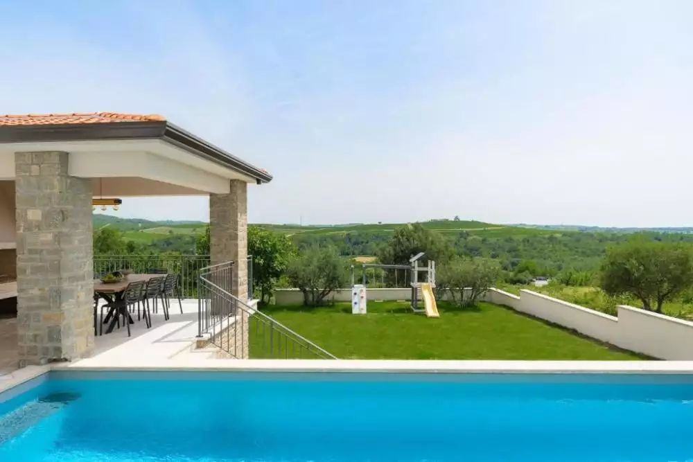 Вилла 288м² в Хорватии, Буе. Стоимостью 1200000€ аренда фото-12