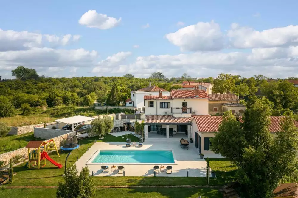 Вилла 272м² в Хорватии, Лабин. Стоимостью 1750000€ аренда фото-3