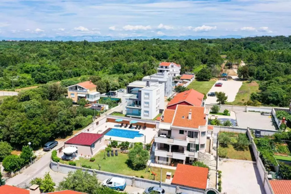 Отель, гостиница 600м² в Хорватии, Козино. Стоимостью 2800000€ аренда фото-3