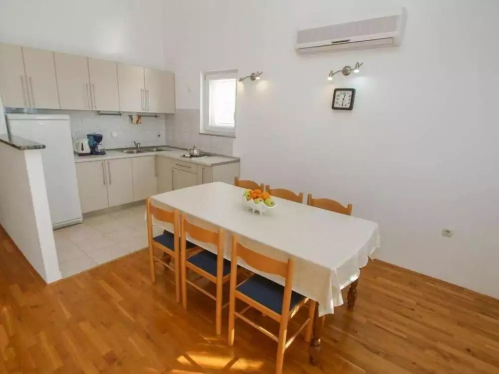 Отель, гостиница 411м² в Хорватии, Макарска. Стоимостью 1150000€ аренда фото-10