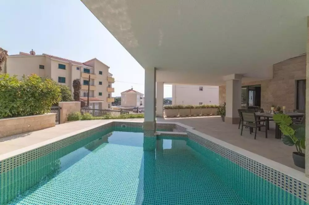 Вилла 363м² в Хорватии, Чиово. Стоимостью 2000000€ аренда фото-9