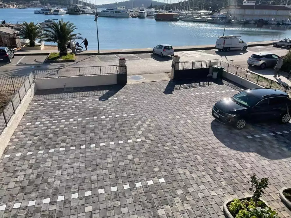 Отель, гостиница 310м² в Хорватии, Рогозница. Стоимостью 1300000€ аренда фото-18