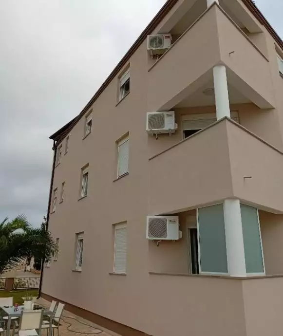 Отель, гостиница 331м² в Хорватии, Медулин. Стоимостью 990000€ аренда фото-8