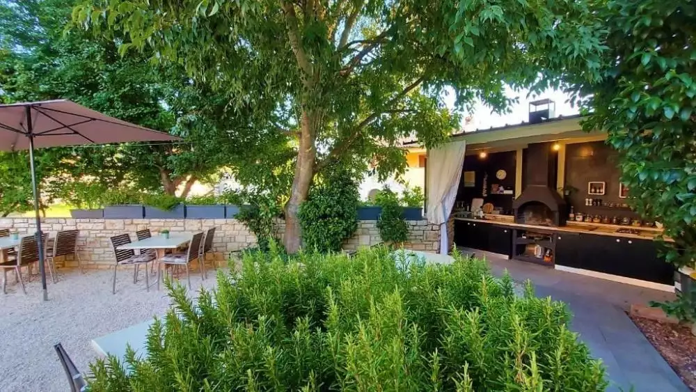 Отель, гостиница 340м² в Хорватии, Балэ. Стоимостью 939000€ аренда фото-10