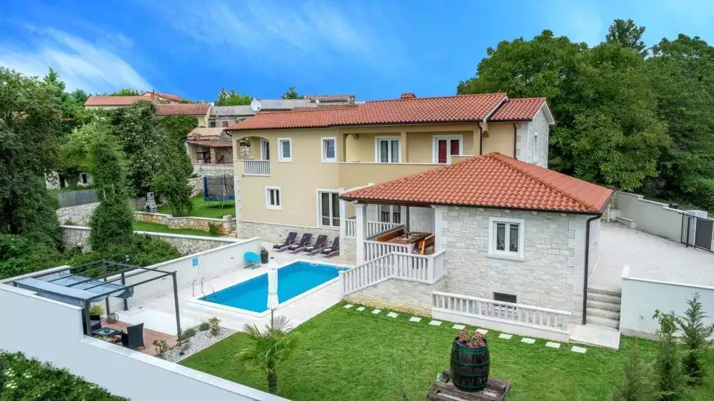 Вилла 230м² в Италии, Мутиньяно. Стоимостью 595000€ аренда фото-2