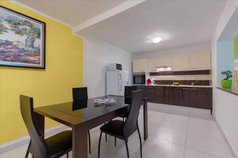 Отель, гостиница 900м² в Хорватии, Медулин. Стоимостью 2500000€ аренда фото-18