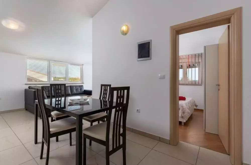 Отель, гостиница 900м² в Хорватии, Медулин. Стоимостью 2500000€ аренда фото-20