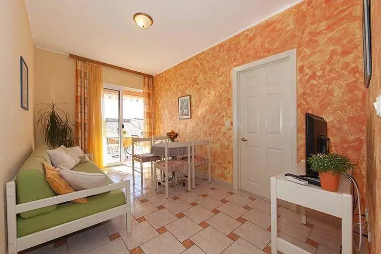 Отель, гостиница 377м² в Хорватии, Тучепи. Стоимостью 950000€ аренда фото-12