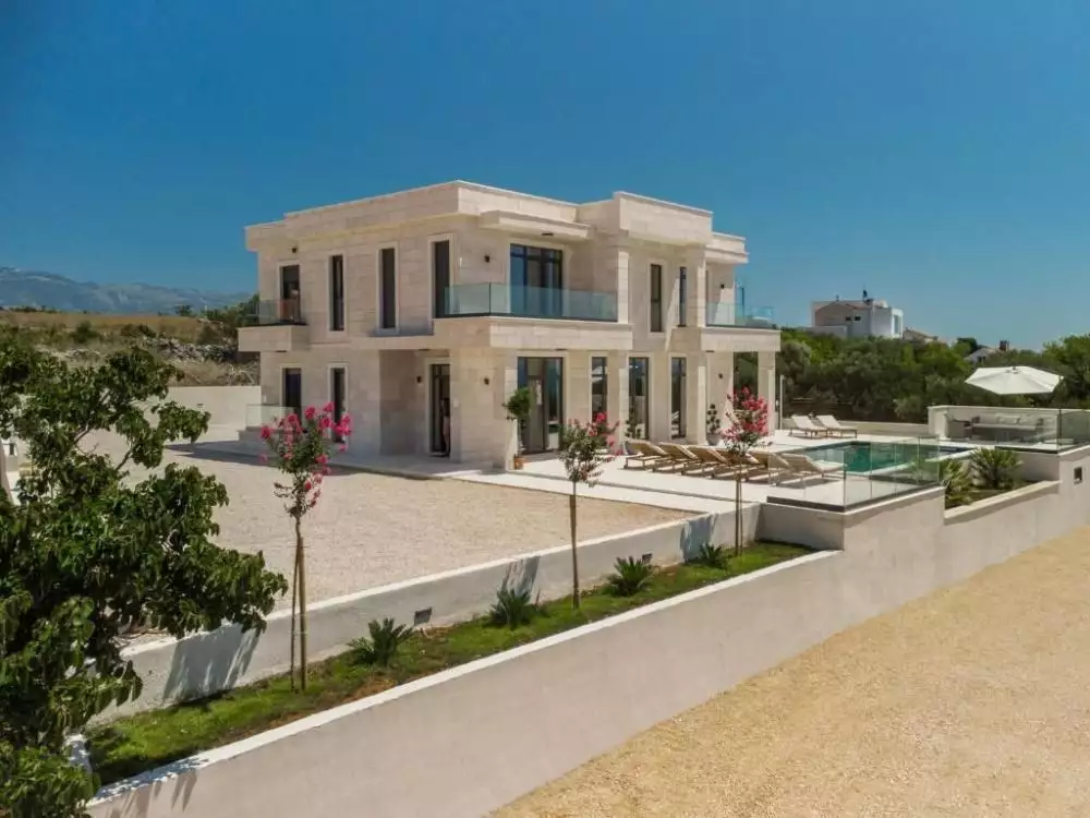 Вилла 350м² в Хорватии, Новалья. Стоимостью 1500000€ аренда фото-1