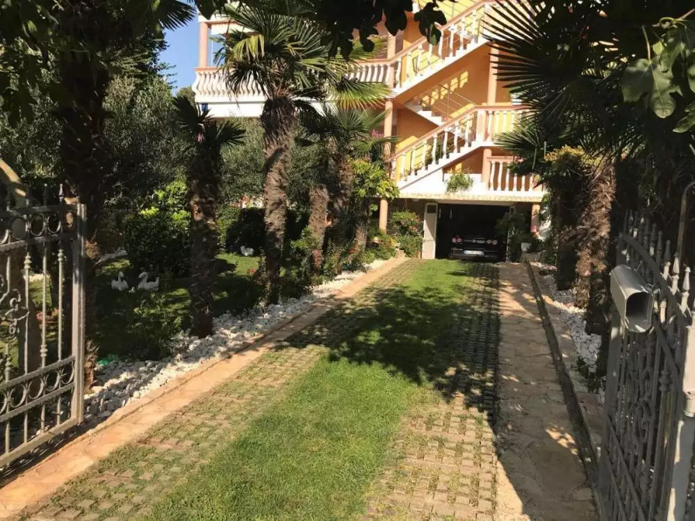 Отель, гостиница 650м² в Хорватии, Затон. Стоимостью 1650000€ аренда фото-4