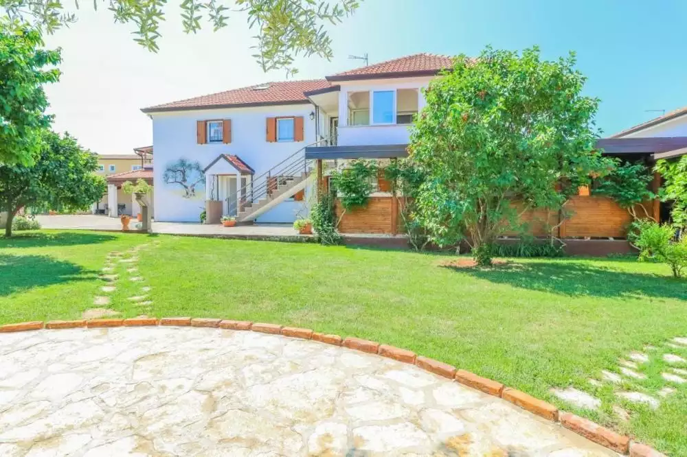 Отель, гостиница 468м² в Хорватии, Умаг. Стоимостью 900000€ аренда фото-3