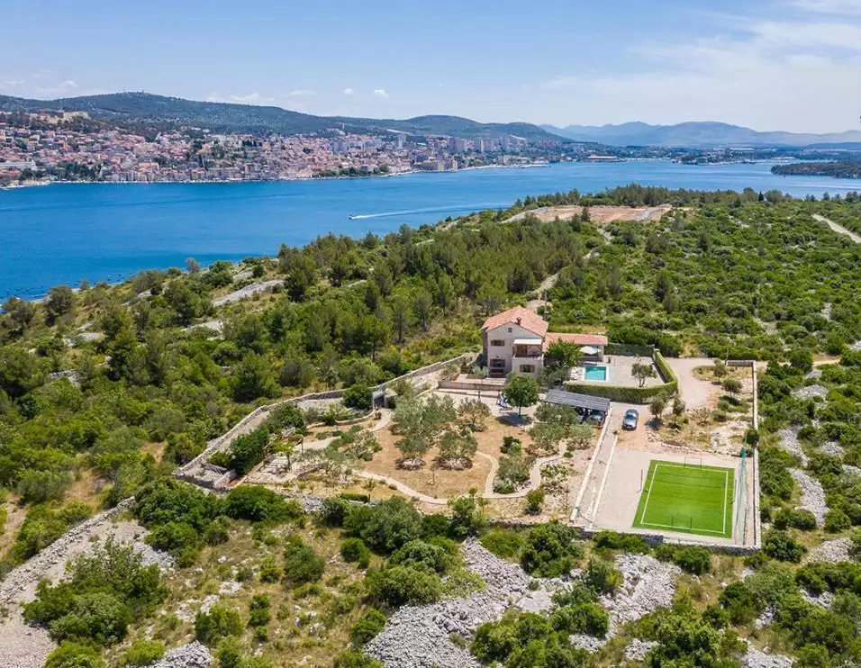 Вилла 315м² в Хорватии, Шибеник. Стоимостью 1390000€ аренда фото-5