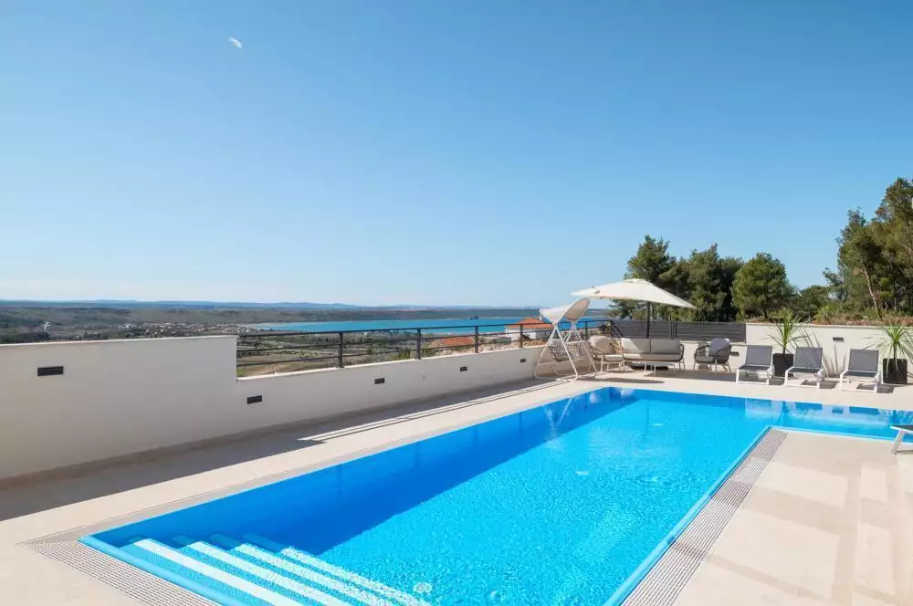 Вилла 200м² в Хорватии, Разанец. Стоимостью 1350000€ аренда фото-2