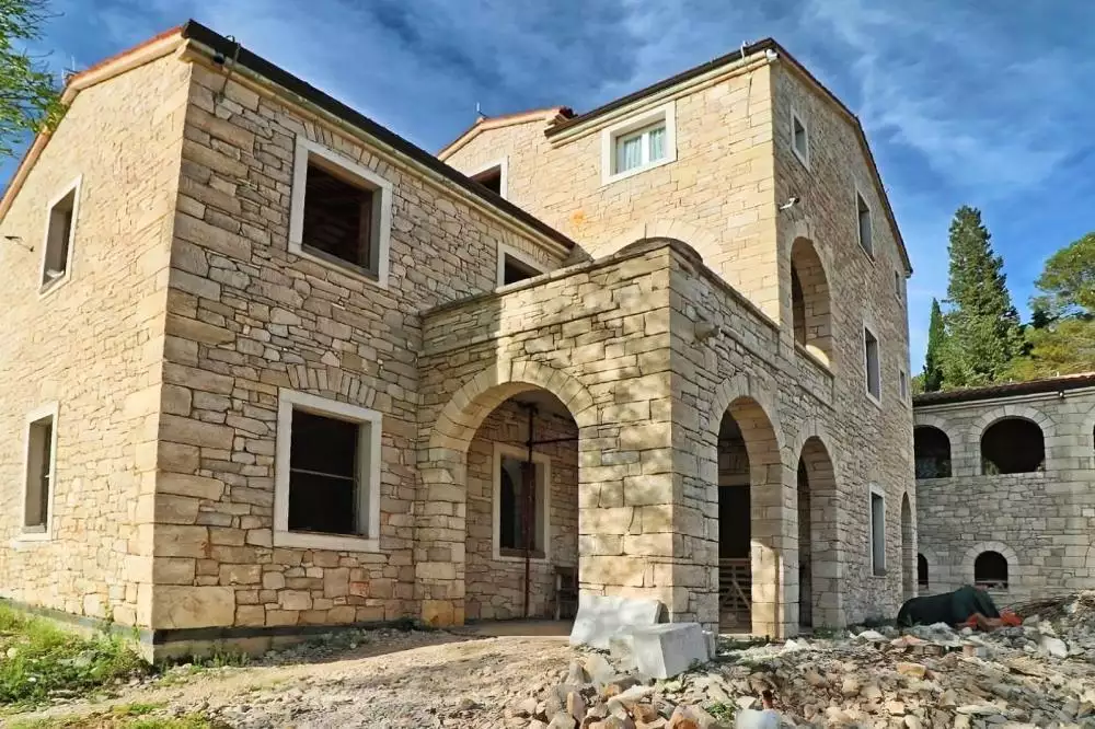 Вилла 650м² в Хорватии, Ровинь. Стоимостью 1900000€ аренда фото-3