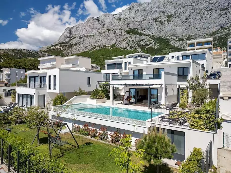 Вилла 300м² в Хорватии, Макарска. Стоимостью 1295000€ аренда фото-1