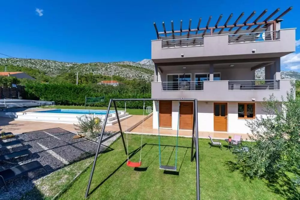 Вилла 220м² в Хорватии, Омиш. Стоимостью 750000€ аренда фото-1