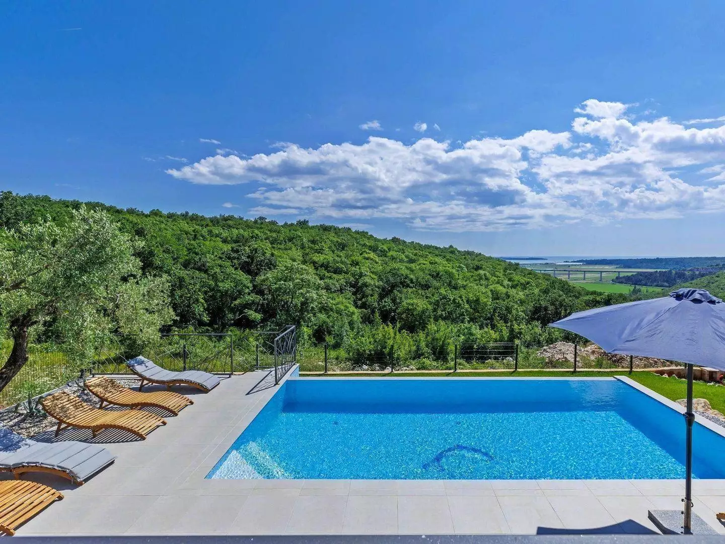 Вилла 370м² в Хорватии, Бртонигла. Стоимостью 1400000€ аренда фото-4