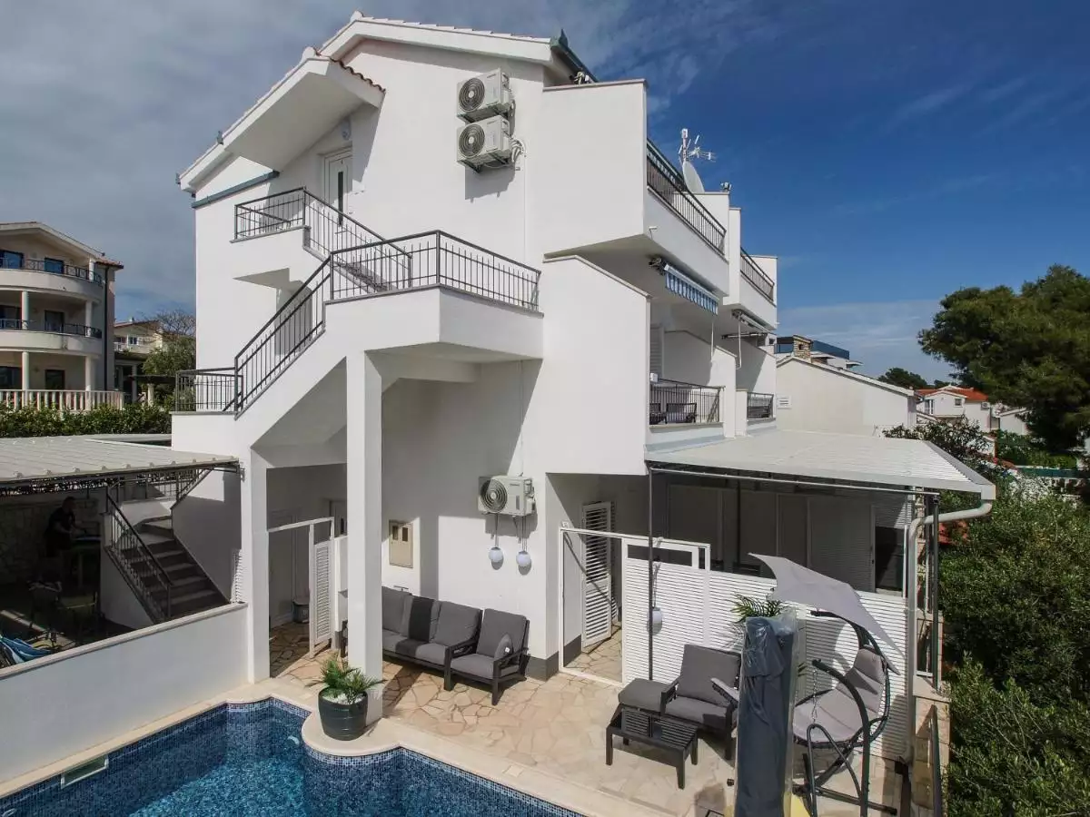 Отель, гостиница 370м² в Хорватии, Чиово. Стоимостью 1300000€ аренда фото-6