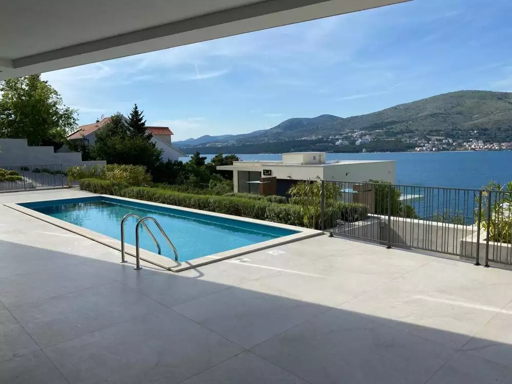 Вилла 326м² в Хорватии, Чиово. Стоимостью 1700000€ аренда фото-1