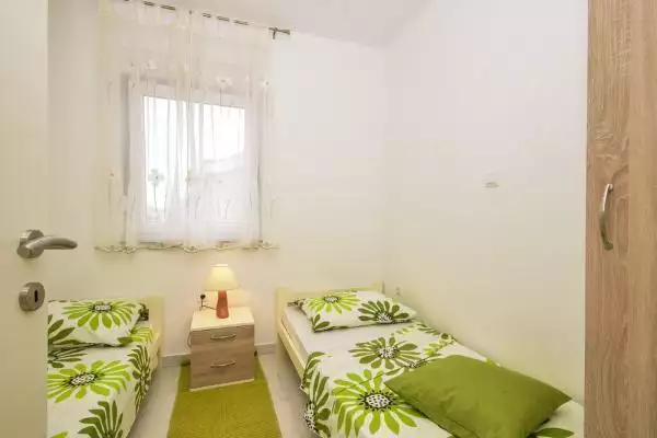 Отель, гостиница 195м² в Хорватии, Затон. Стоимостью 830000€ аренда фото-3