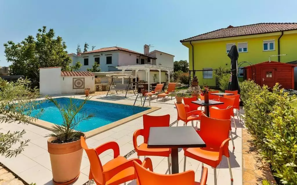 Отель, гостиница 325м² в Хорватии, Медулин. Стоимостью 1200000€ аренда фото-5