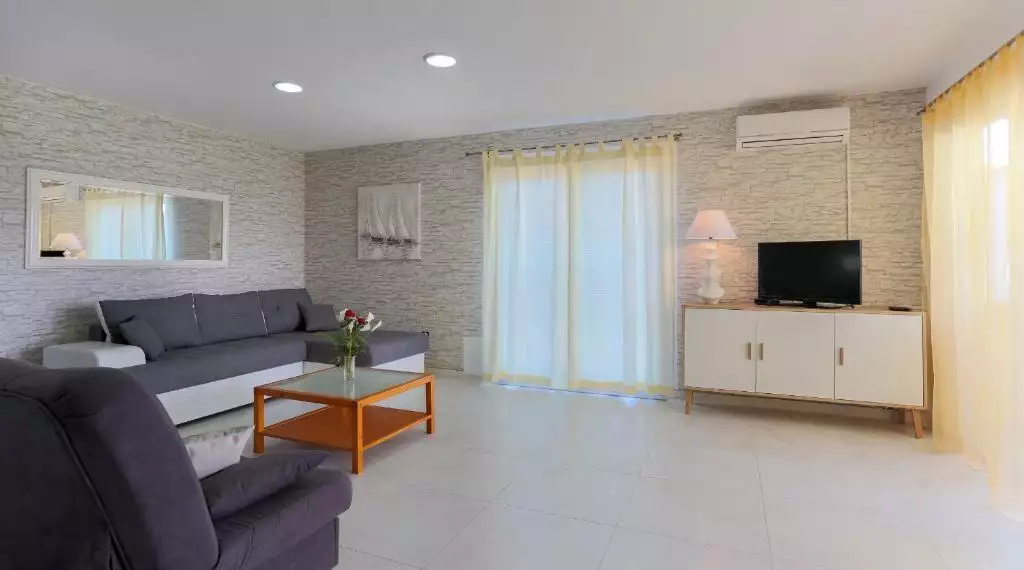 Отель, гостиница 325м² в Хорватии, Медулин. Стоимостью 1200000€ аренда фото-10