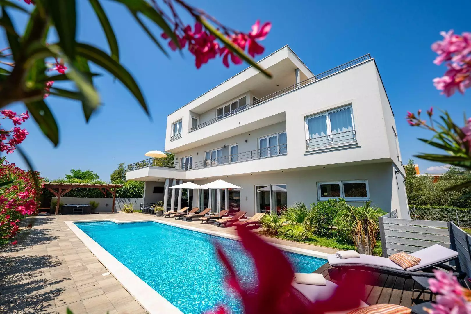 Вилла 330м² в Хорватии, Медулин. Стоимостью 1190000€ аренда фото-4