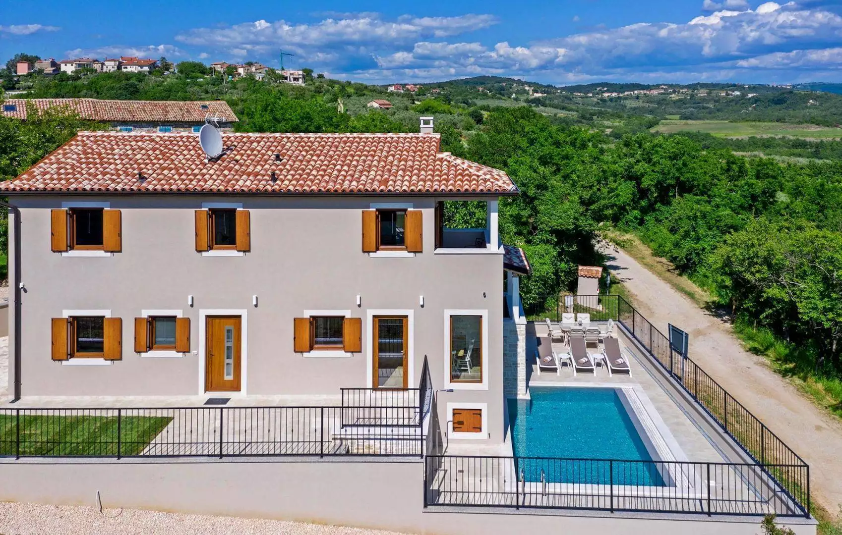 Вилла 150м² в Хорватии, Буе. Стоимостью 650000€ аренда фото-2