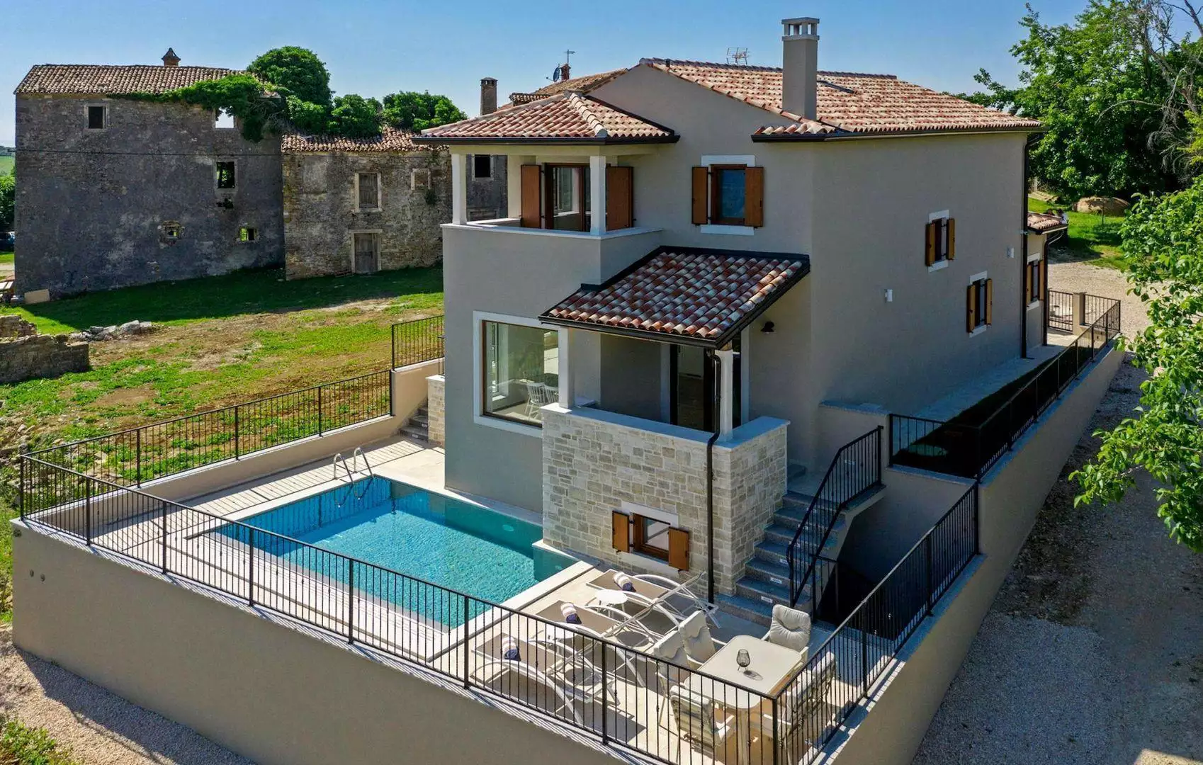 Вилла 150м² в Хорватии, Буе. Стоимостью 650000€ аренда фото-4