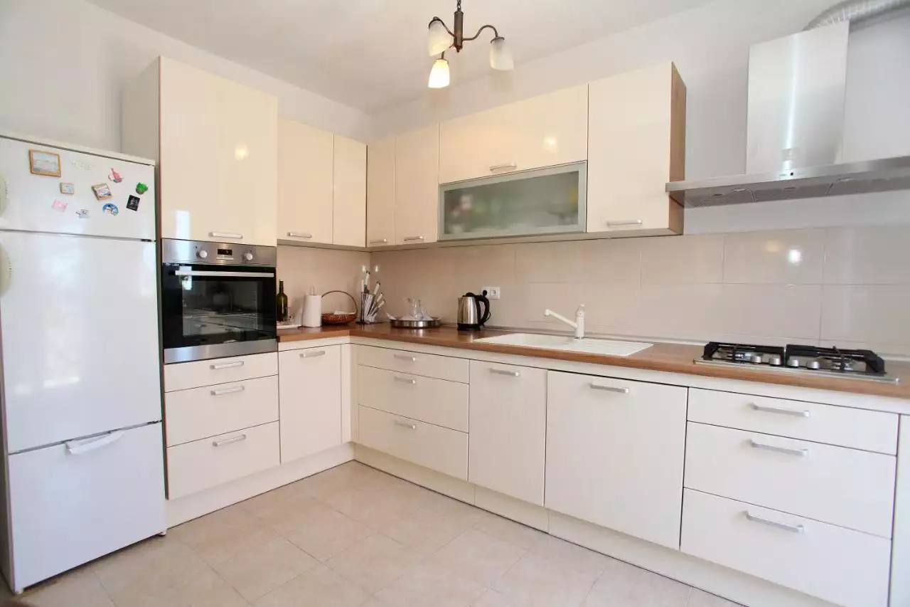 Отель, гостиница 490м² в Хорватии, Чиово. Стоимостью 795000€ аренда фото-12