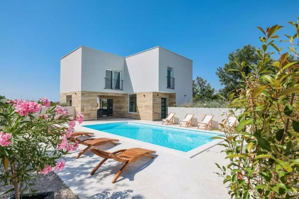 Вилла 160м² в Хорватии, Нин. Стоимостью 570000€ аренда фото-1