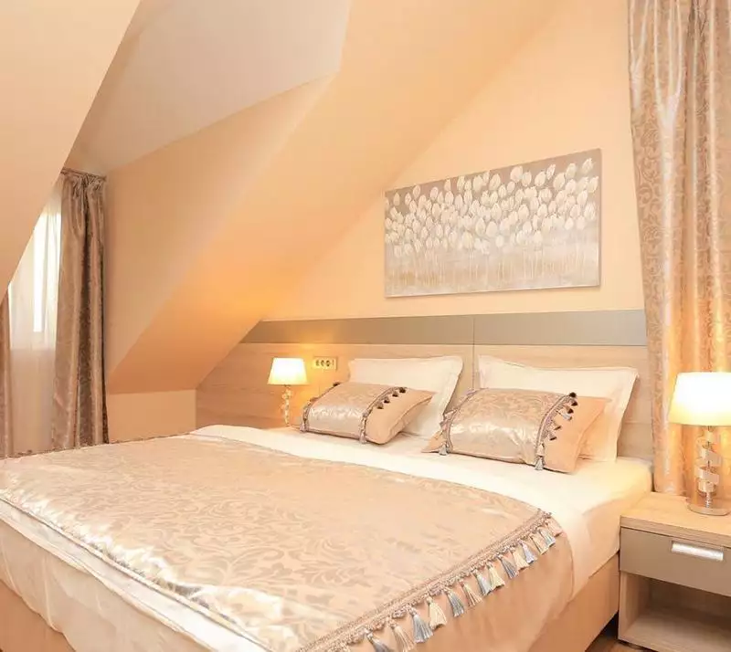 Отель, гостиница 950м² в Хорватии, Каштела. Стоимостью 3350000€ аренда фото-1