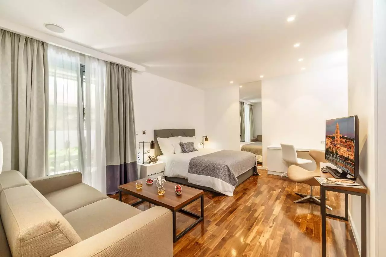 Отель, гостиница 494м² в Хорватии, Сплит. Стоимостью 2600000€ аренда фото-13