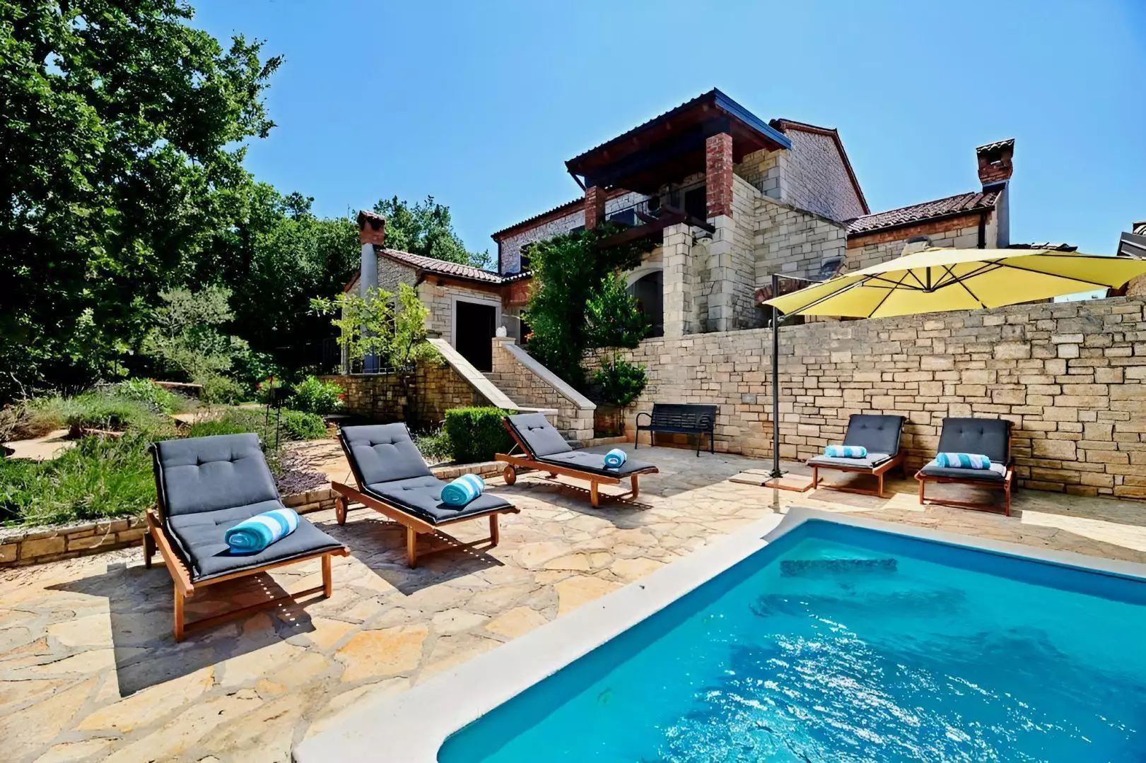 Вилла 250м² в Хорватии, Буе. Стоимостью 820000€ аренда фото-2