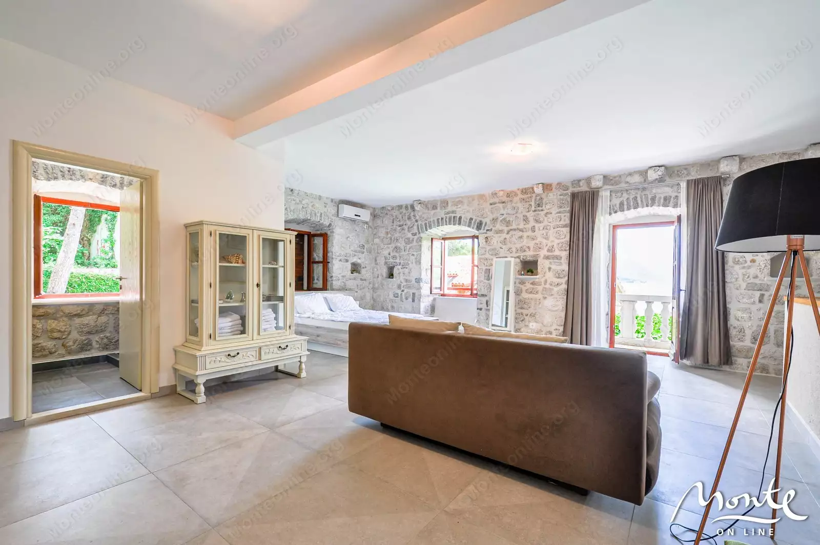 Вилла 415м² в Черногории, Доброта. Стоимостью 2300000€ аренда фото-8