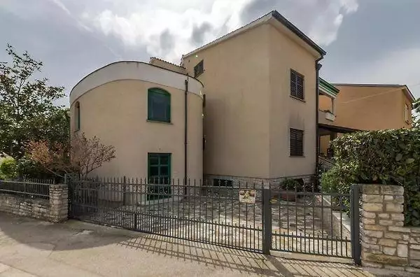 Отель, гостиница 550м² в Хорватии, Пула. Стоимостью 1650000€ аренда фото-9