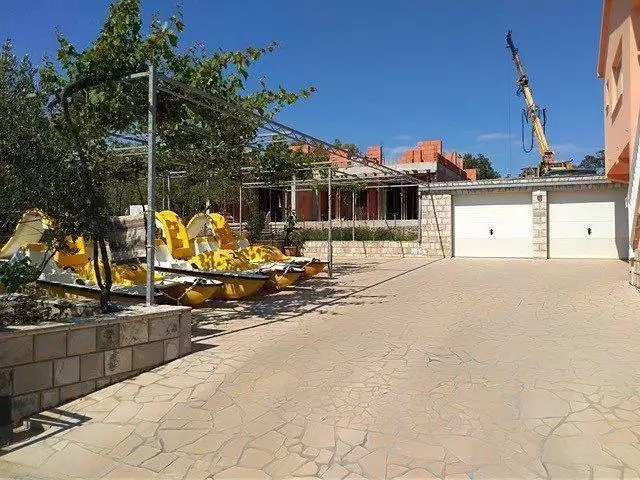 Отель, гостиница 900м² в Хорватии, Пельешац. Стоимостью 2000000€ аренда фото-15