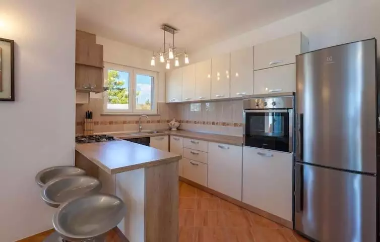 Отель, гостиница 340м² в Хорватии, Подстрана. Стоимостью 1400000€ аренда фото-10