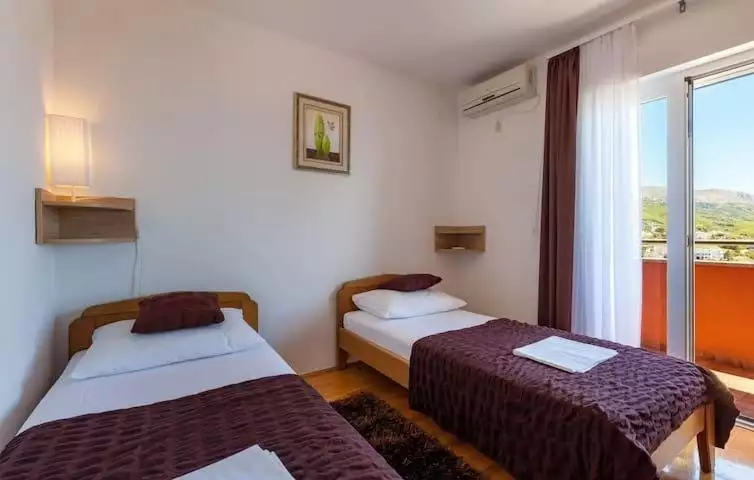 Отель, гостиница 340м² в Хорватии, Подстрана. Стоимостью 1400000€ аренда фото-13
