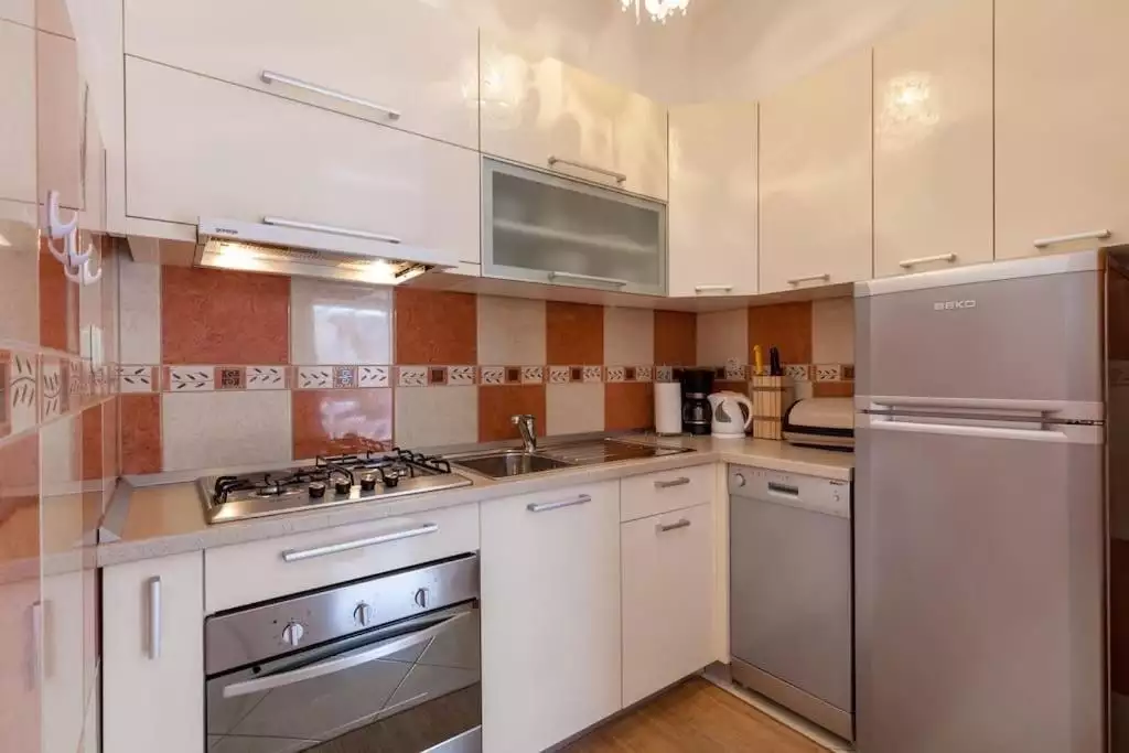 Отель, гостиница 340м² в Хорватии, Подстрана. Стоимостью 1400000€ аренда фото-23