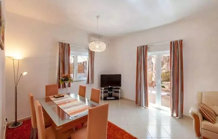Отель, гостиница 340м² в Хорватии, Подстрана. Стоимостью 1400000€ аренда фото-24
