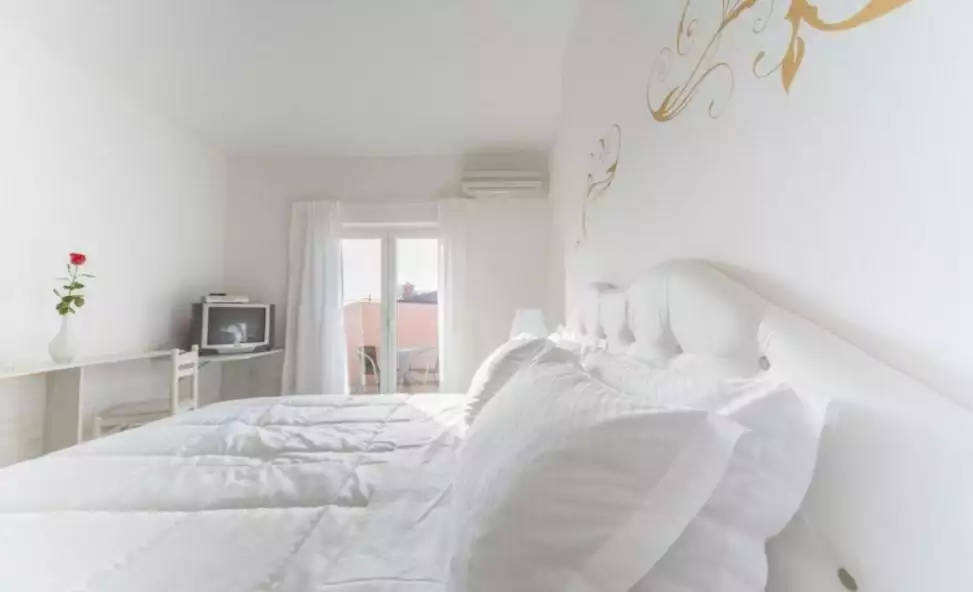 Отель, гостиница 1067м² в Хорватии, Умаг. Стоимостью 2800000€ аренда фото-4