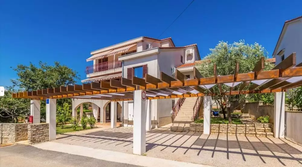 Отель, гостиница 282м² в Хорватии, Крка. Стоимостью 623000€ аренда фото-1
