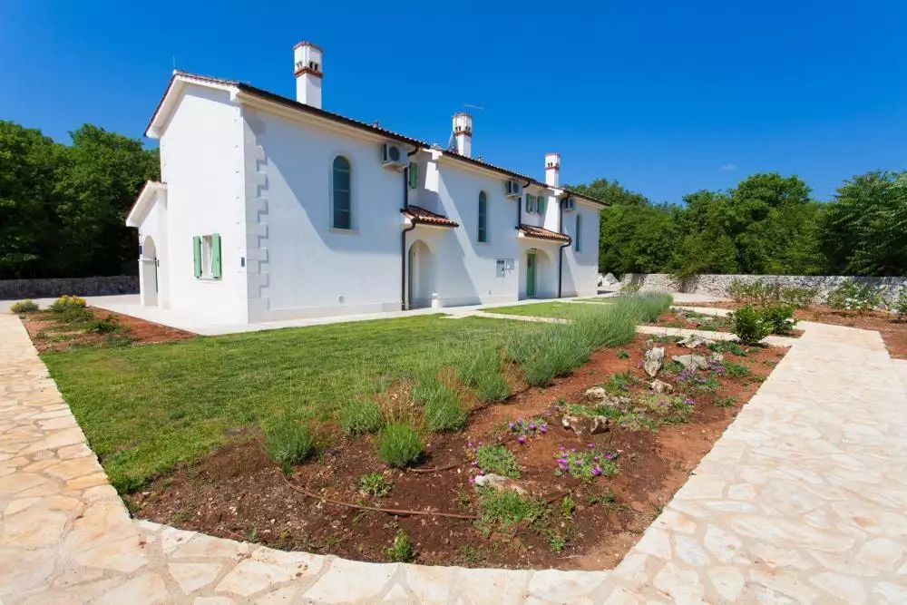 Отель, гостиница 255м² в Хорватии, Крка. Стоимостью 1200000€ аренда фото-17