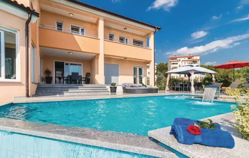 Вилла 460м² в Хорватии, Пула. Стоимостью 1500000€ аренда фото-1