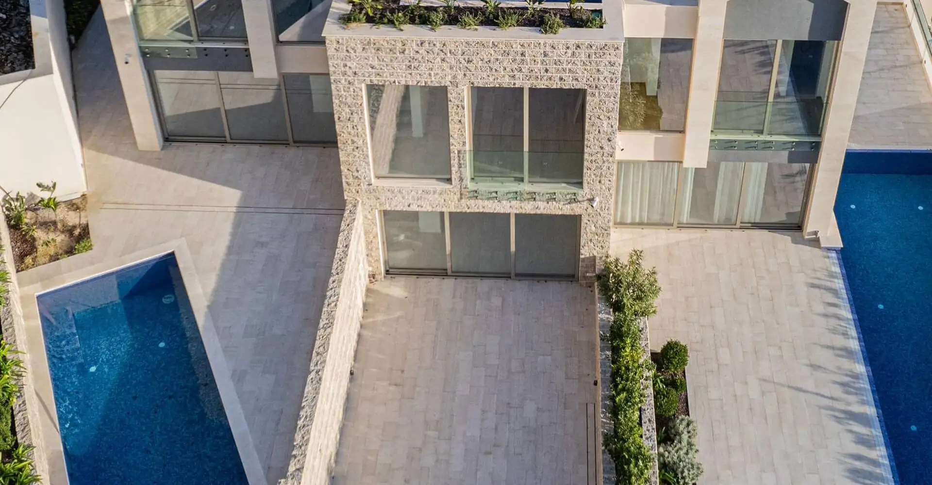 Таунхаус 241м² в Черногории, Тиват. Стоимостью 610000€ аренда фото-9
